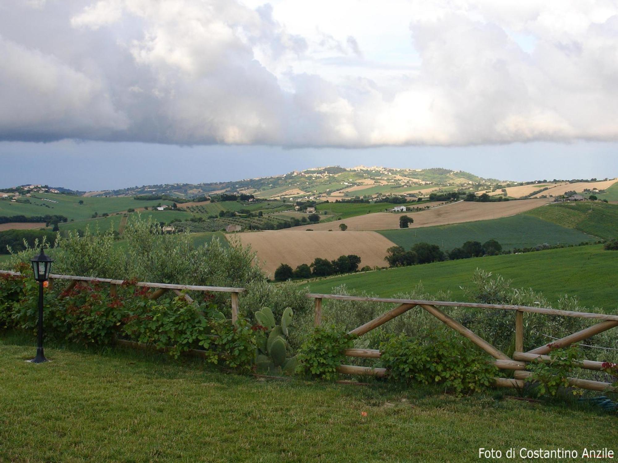 Agriturismo Al Crepuscolo Villa Recanati Exterior photo